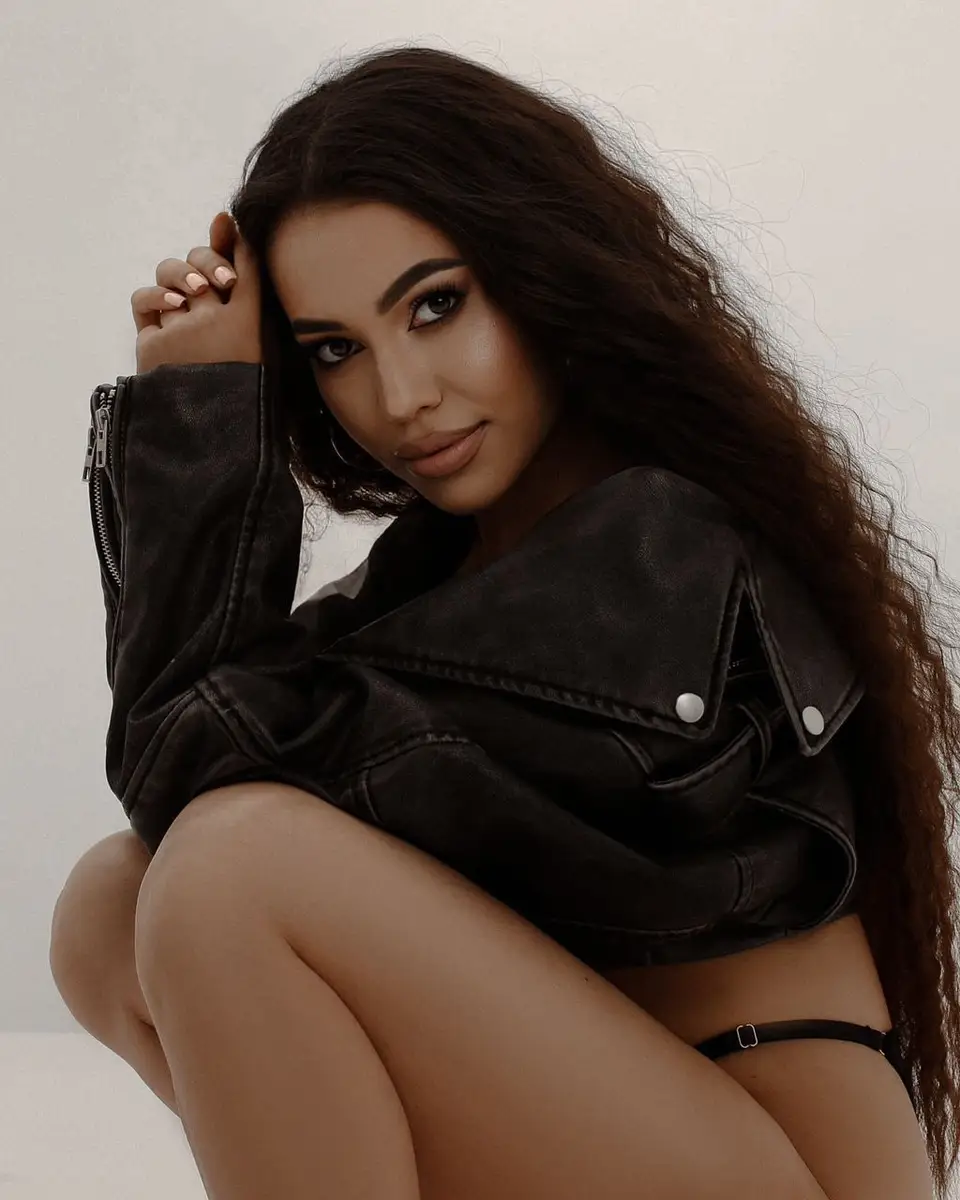 Sarina escort in Dubai